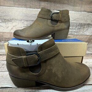 Clark's Womens Charlten Rae Ankle Boot Mushroom Oily Sz 8.5